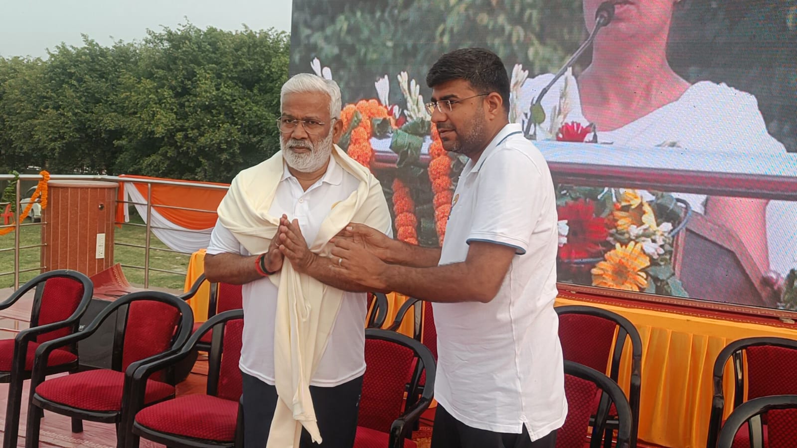 योग से ही स्वस्थ भारत का निर्माण* *डीएम बोले— फिट इंडिया के लिए रोज करें योग* *मंत्री ने बताया वैश्विक पहचान का आधार* योग से ही स्वस्थ भारत का निर्माण* *डीएम बोले— फिट इंडिया के लिए रोज करें योग* *मंत्री ने बताया वैश्विक पहचान का आधार*