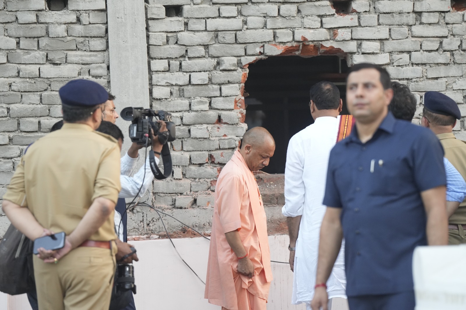 मुख्यमंत्री ने किया निरीक्षण मुख्यमंत्री ने किया निरीक्षण