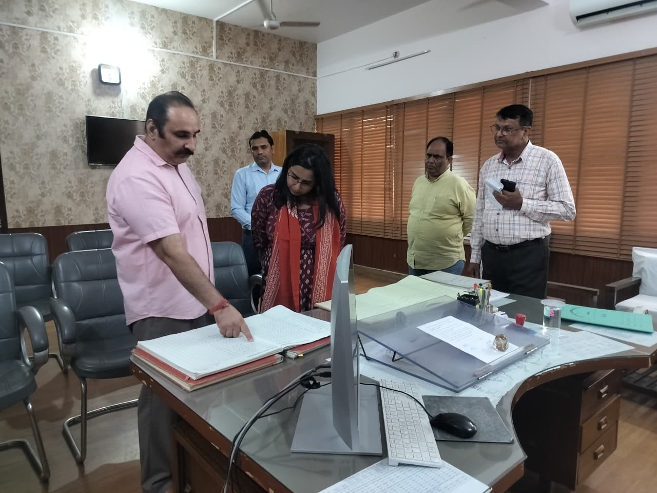 उपायुक्त डा. जयेंद्र सिंह छिल्लर ने चीनी मिल पलवल का किया औचक निरीक्षण उपायुक्त डा. जयेंद्र सिंह छिल्लर ने चीनी मिल पलवल का किया औचक निरीक्षण