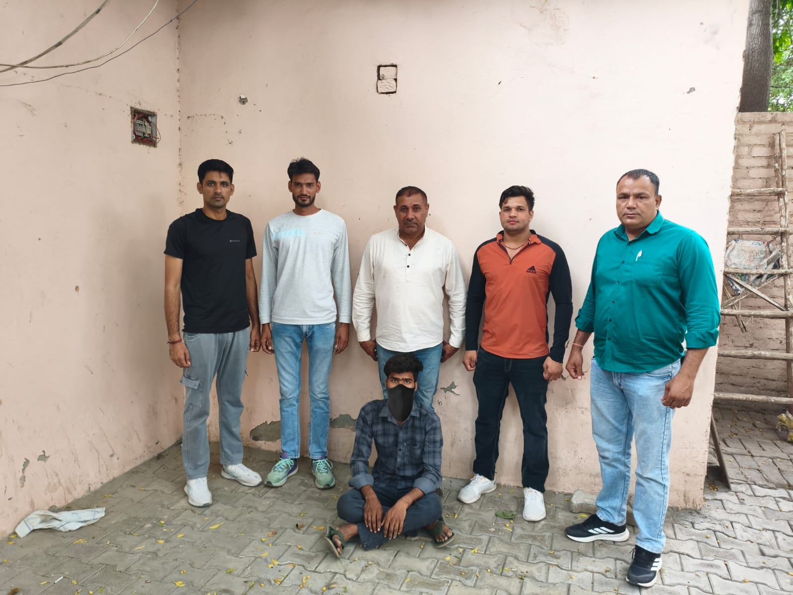गिरफ्तार किया गया हत्यारोपी गिरफ्तार किया गया हत्यारोपी