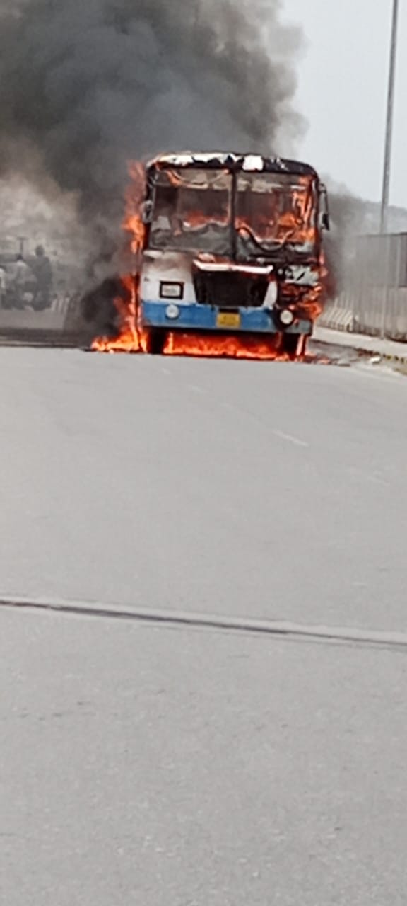 A roadways bus full of passengers caught fire, 37 passengers narrowly escaped.