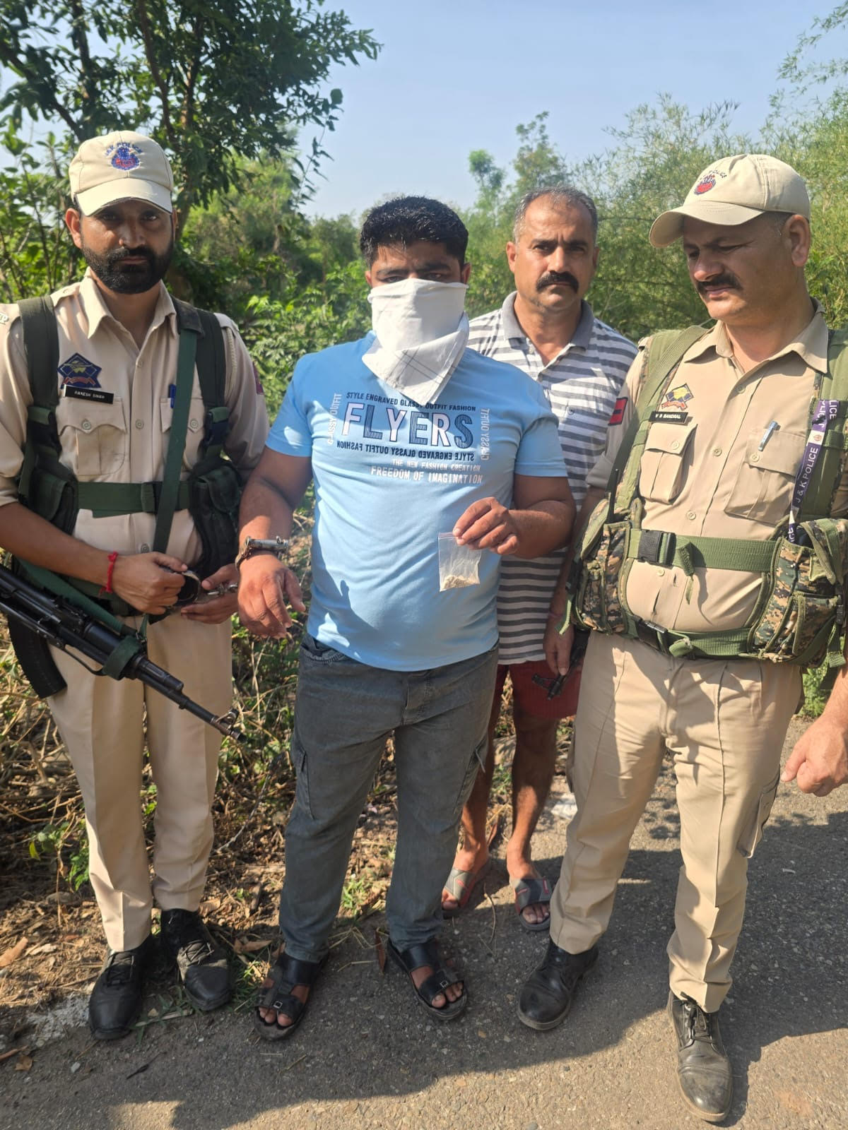 Kathua Police busts drug network; another smuggler arrested.