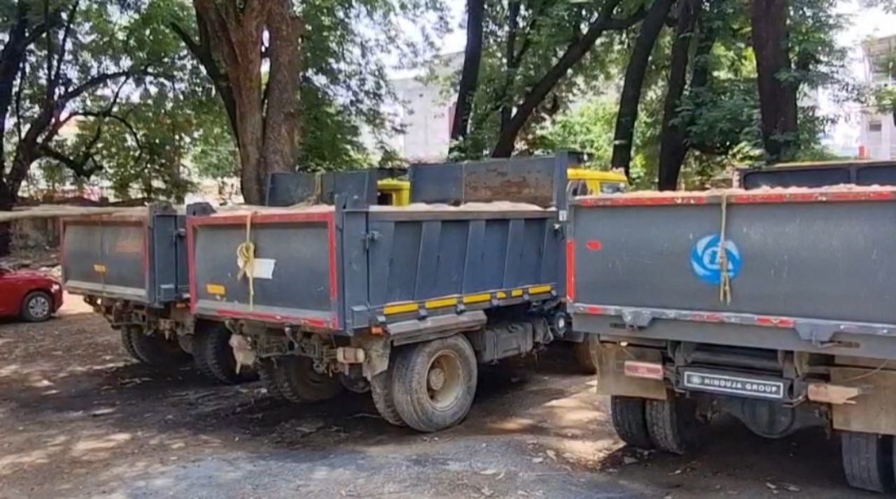 जब्त वाहन जब्त वाहन