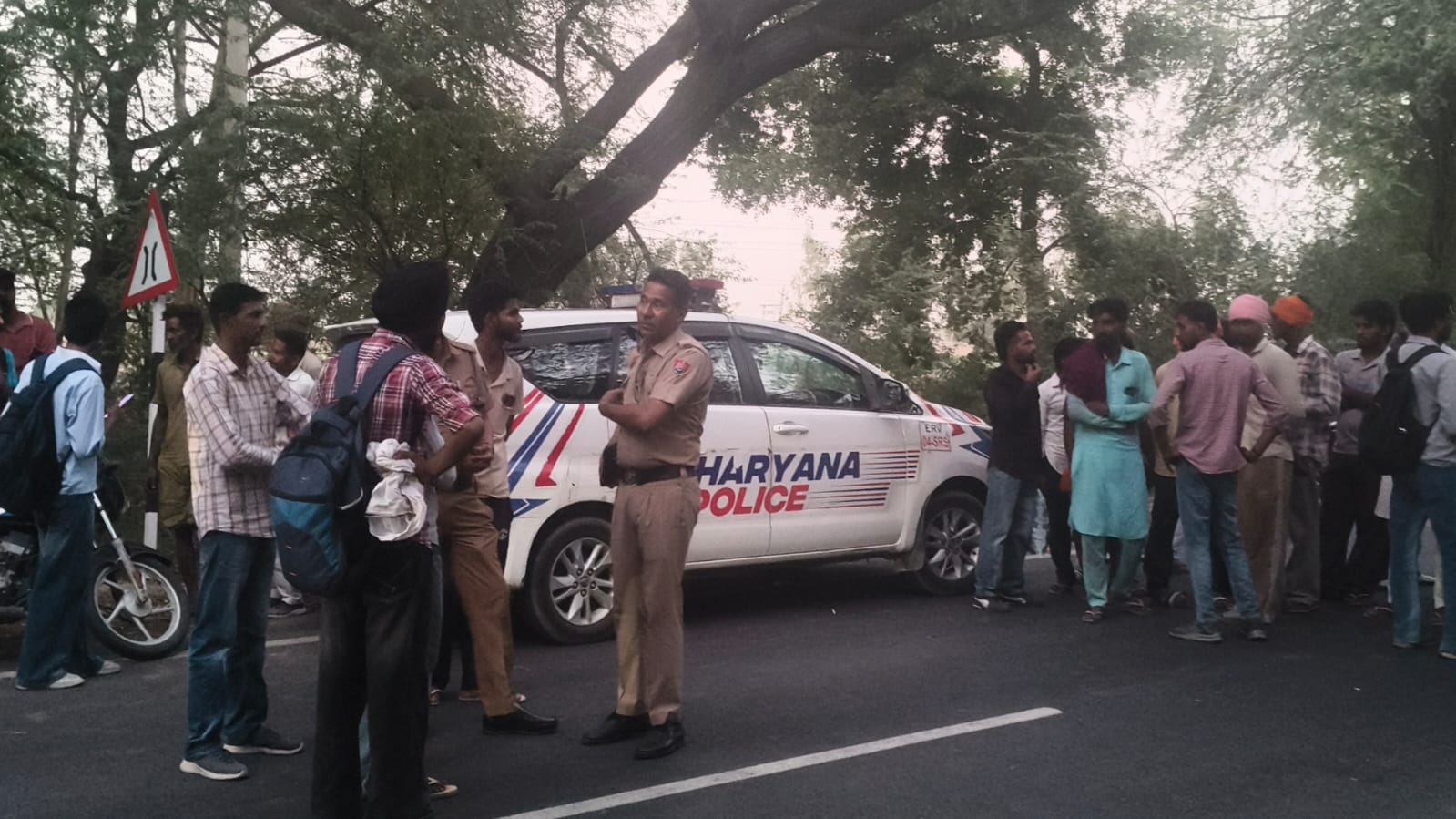 घटना स्थल पर पहुंची पुलिस।