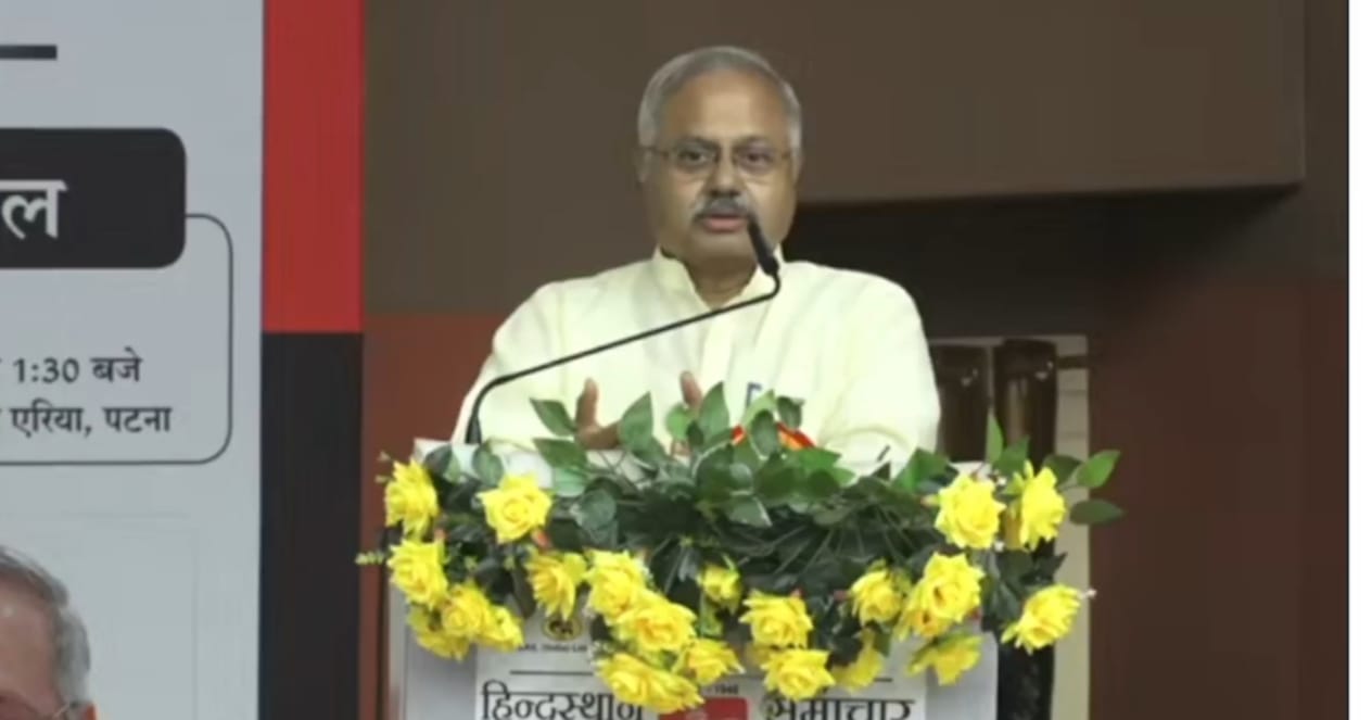 आर एस एस के अखिल भारतीय प्रचार प्रमुख अपना सम्बोधन करते हुए