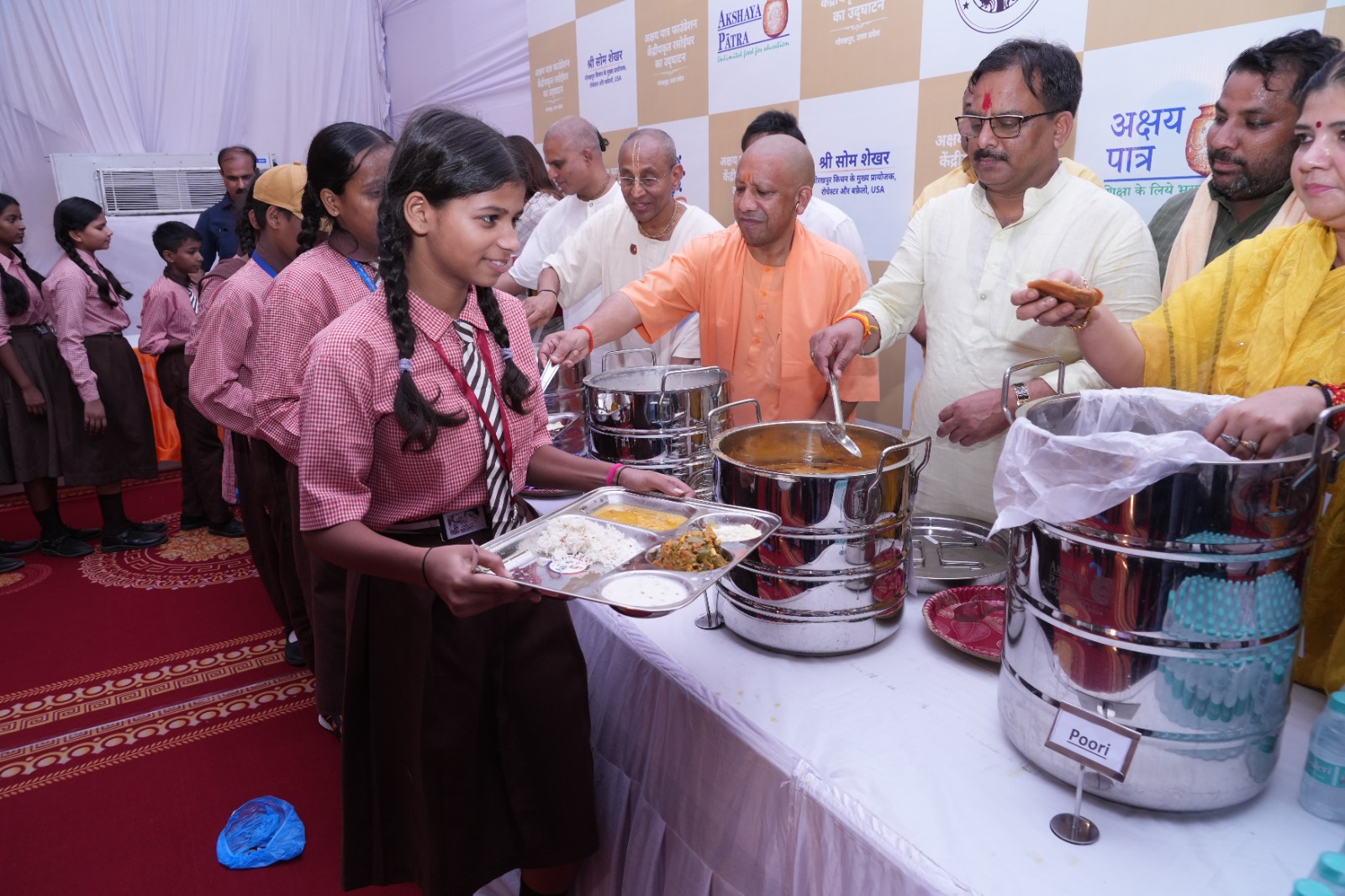 सीएम योगी ने राज्य सरकार के सहयोग से बने अक्षयपात्र फाउंडेशन के केंद्रीयकृत रसोईघर का किया उद्घाटन*