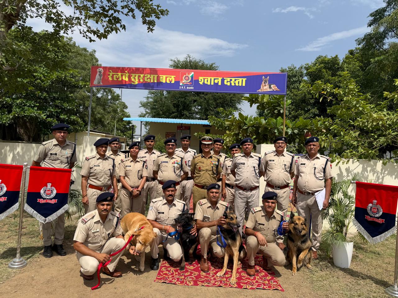 Principal Chief Security Commissioner learnt about the problems of Railway Protection Force personnel and boosted their morale.
