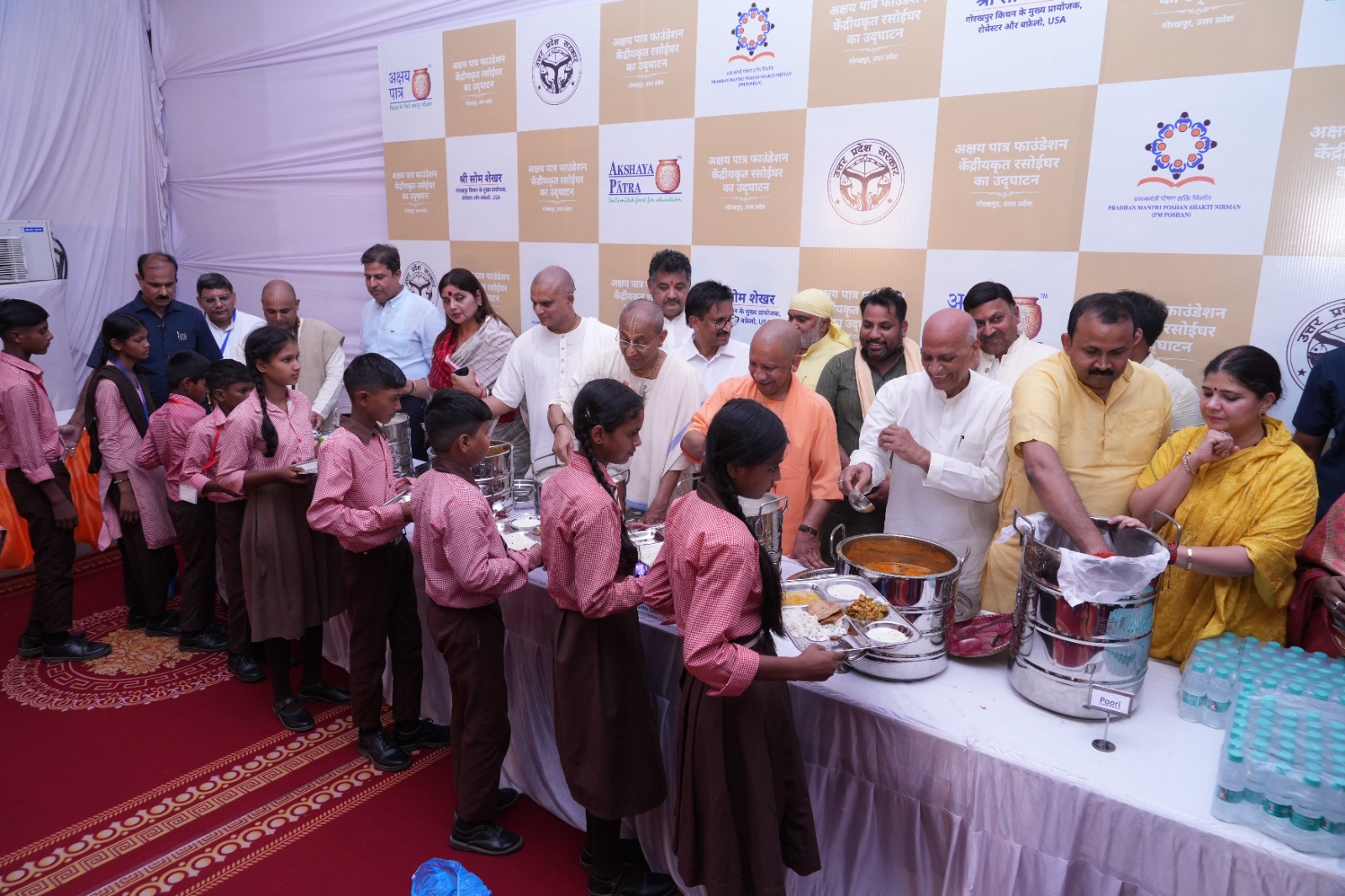 सीएम योगी ने राज्य सरकार के सहयोग से बने अक्षयपात्र फाउंडेशन के केंद्रीयकृत रसोईघर का किया उद्घाटन*