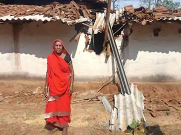 बुजुर्ग महिला की मौत के बाद फिर सक्रिय हुआ लोनर हाथी, दो घरों में मचाई तबाही; वन विभाग हाई अलर्ट पर