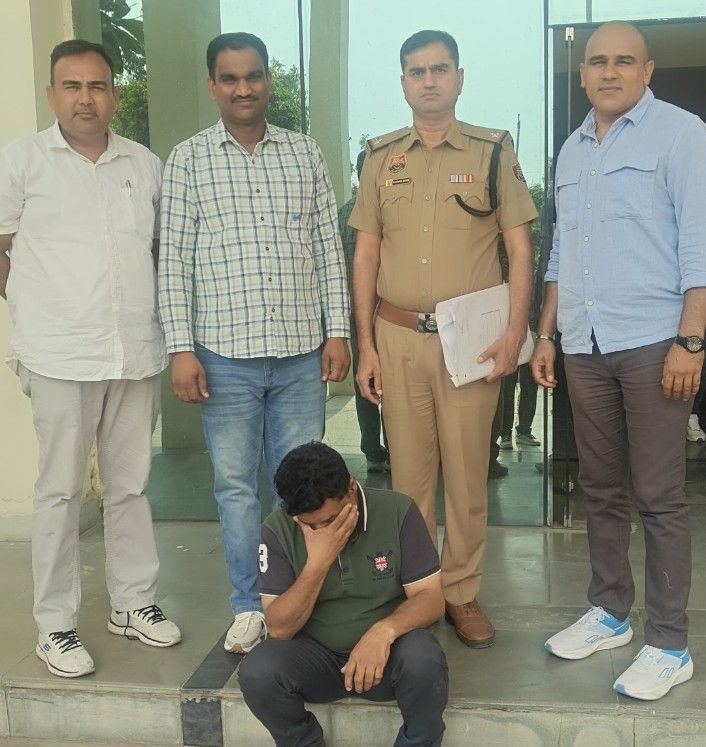 धोखाधड़ी का आरोपी एंटी एमिग्रेशन सेल गिरफ्त में।