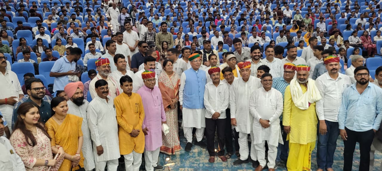 प्रतिभावान और जरूरतमंद युवाओं को करियर चयन में सहायता, संसाधन, मार्गदर्शन और आर्थिक सहयोग उपलब्ध कराएंगे : केंद्रीय मंत्री अर्जुन राम
