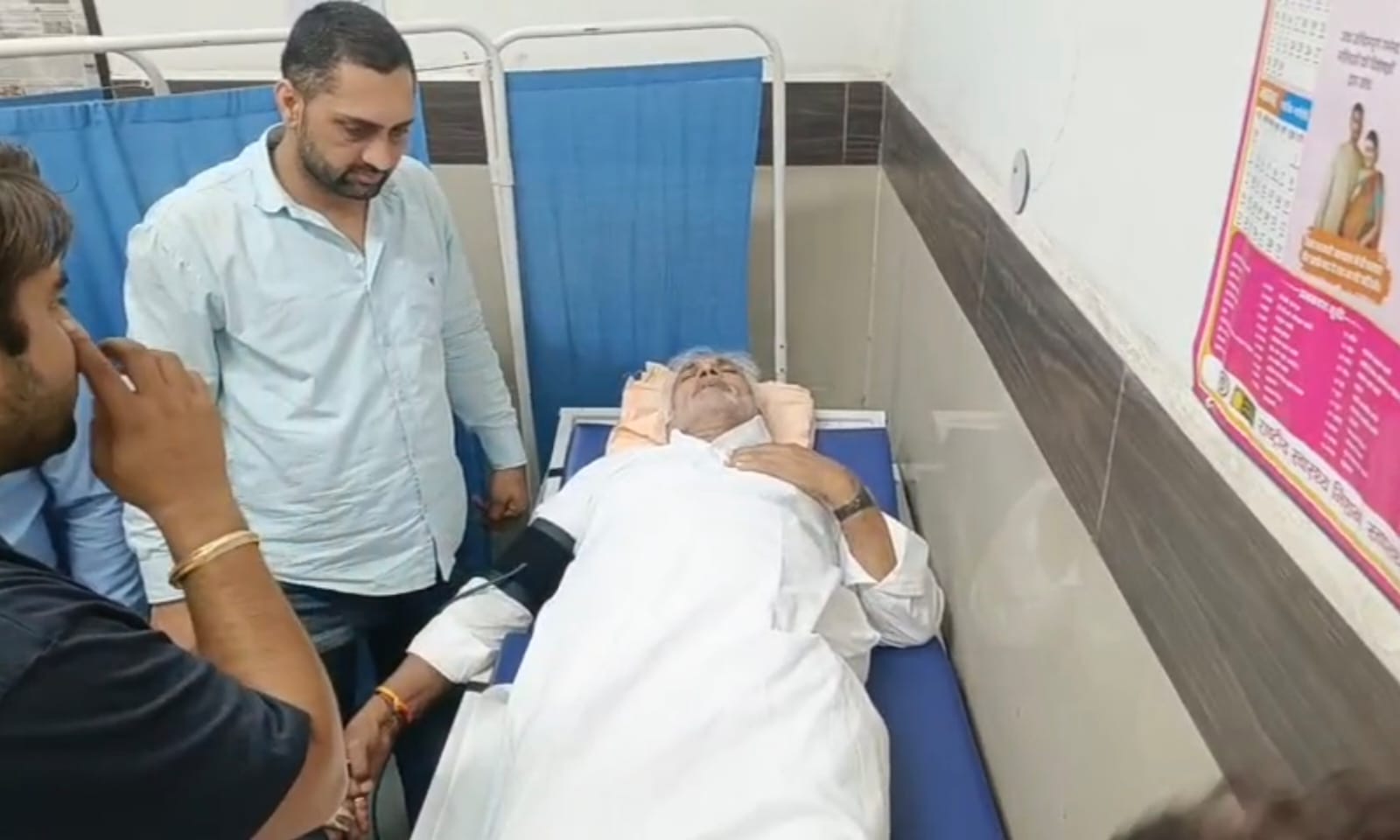 अस्पताल में उपचाराधीन सांसद जयप्रकाश।