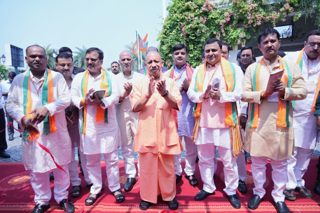 भाजपा महानगर इकाई की तरफ से आयोजित पंडित दीनदयाल उपाध्याय प्रशिक्षण महाभियान के उद्घाटन सत्र में बोले सीएम योगी*
