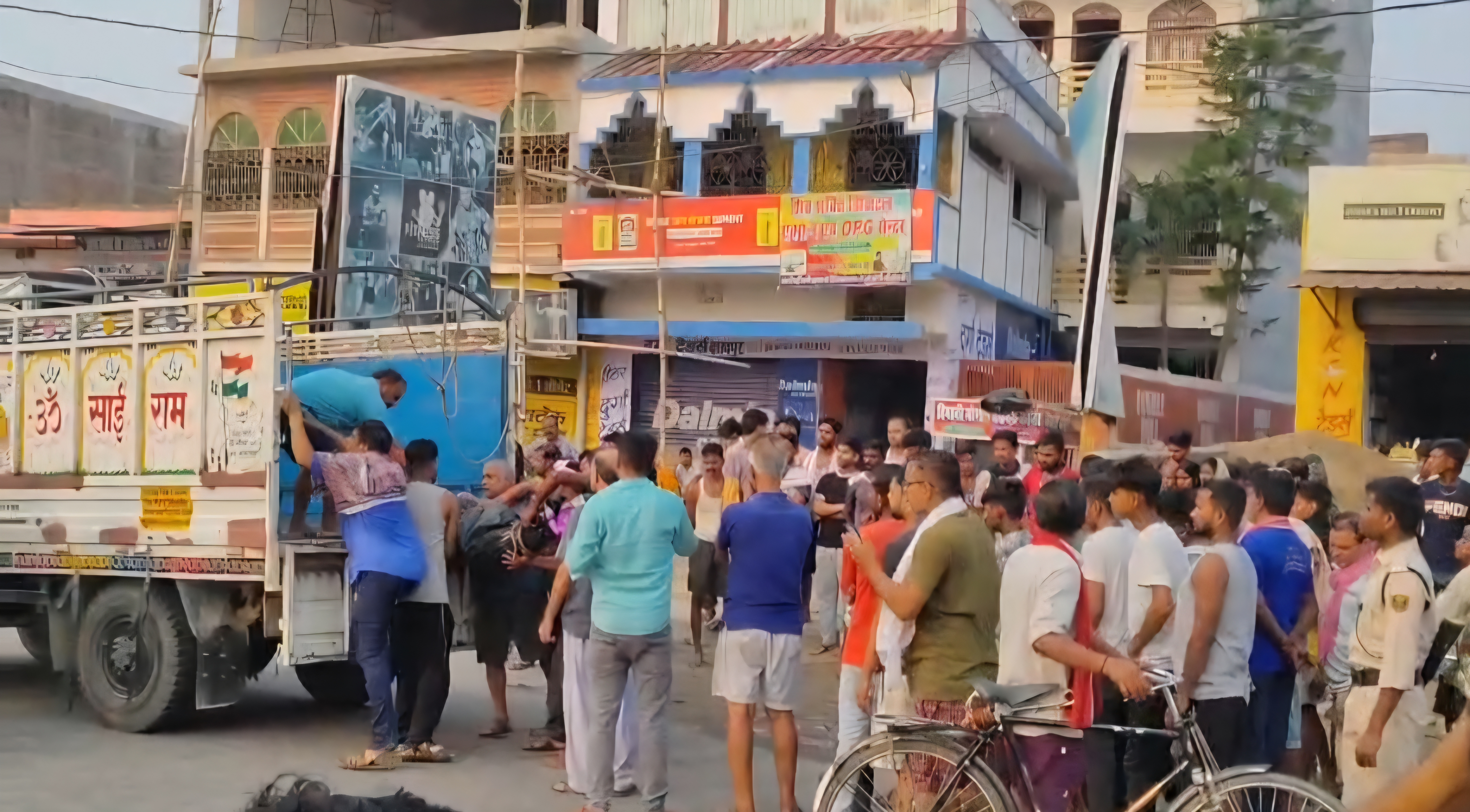 दाउदपुर में ट्रक ने युवक को रौंदा, मौके पर ही मौत
