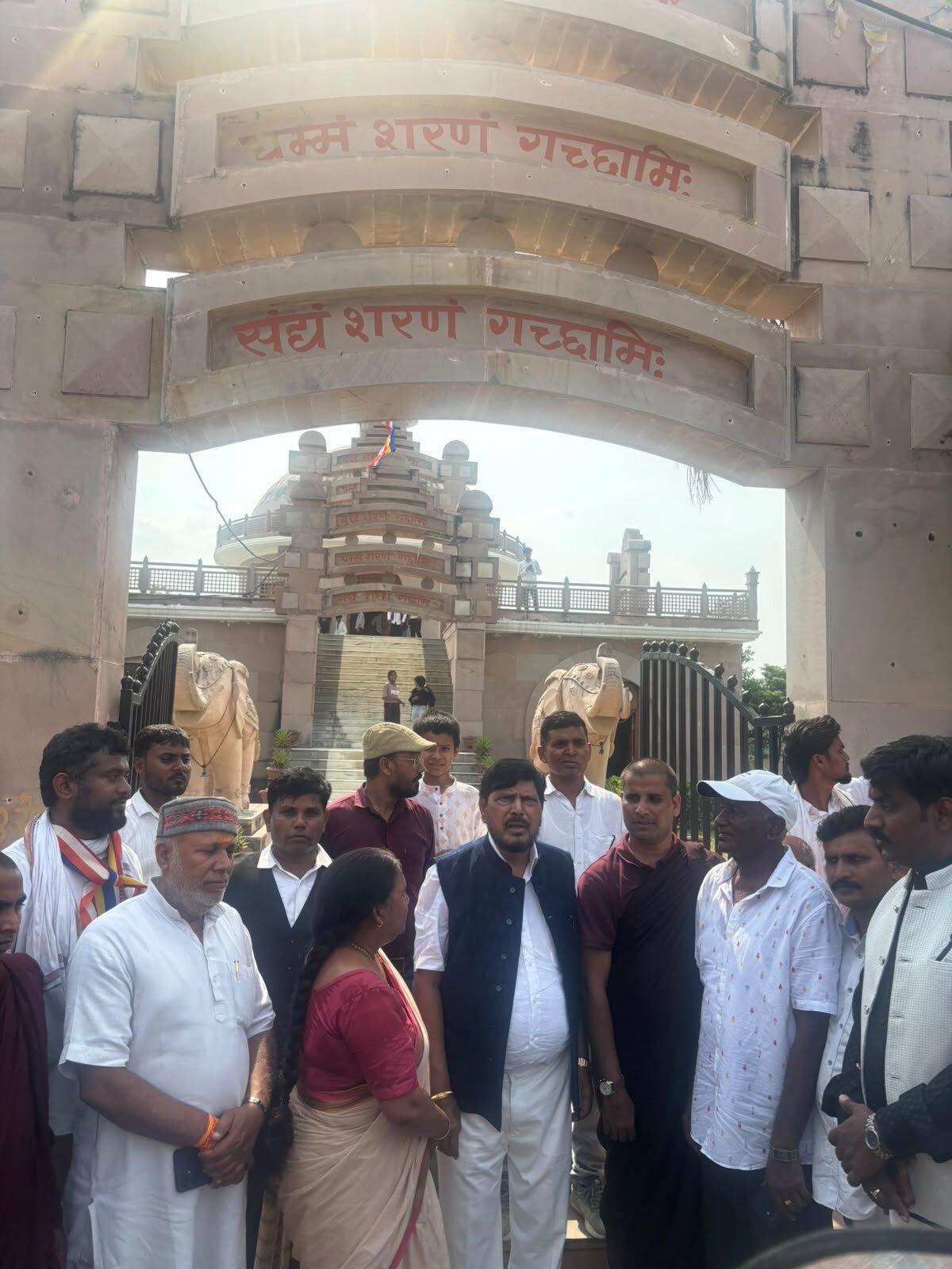 चंदौली के मुजफ्फरपुर गांव में केन्द्रीय मंत्री आठवले