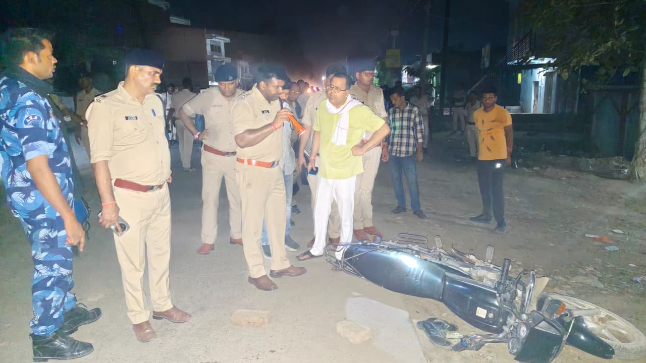 दोहरे हत्याकांड के मुख्य गवाह की गोली मारकर हत्या, ग्रामीणों ने किया सड़क जाम