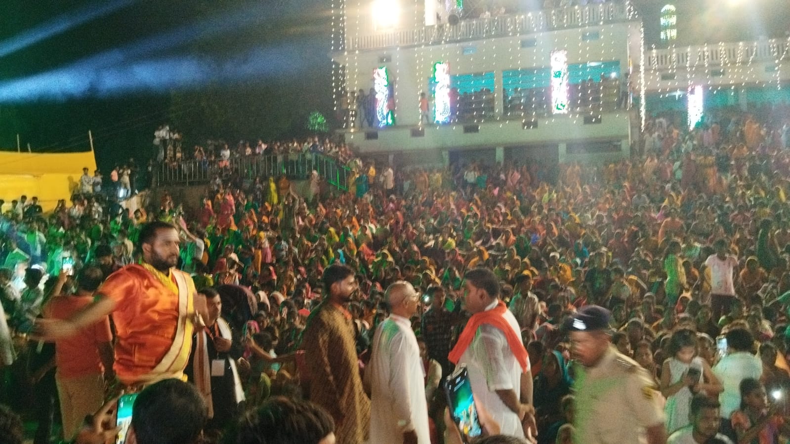 डोरीगंज के चिरांद में 19वें गंगा महाआरती का हुआ आयोजन