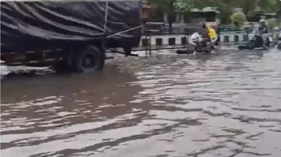 सूरत का बरसात