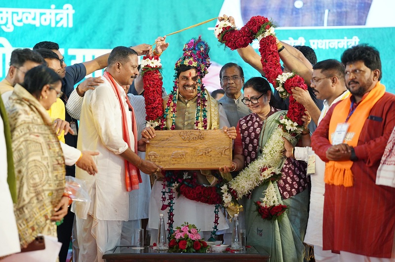 सिवनी में राज्य स्तरीय धान महोत्सव में मुख्यमंत्री का हुआ भव्य स्वागत सिवनी में राज्य स्तरीय धान महोत्सव में मुख्यमंत्री का हुआ भव्य स्वागत