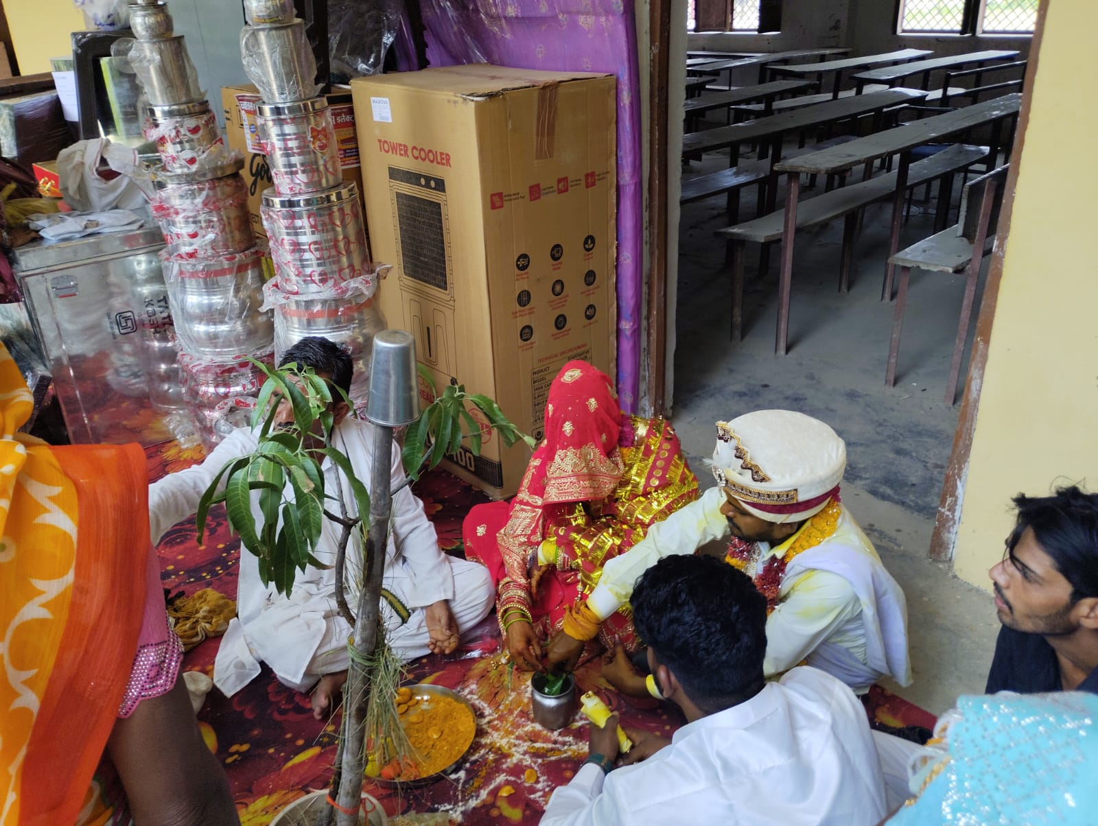 फोटो। सामूहिक विवाह समारोह में गूंजे शहनाई के स्वर फोटो। सामूहिक विवाह समारोह में गूंजे शहनाई के स्वर