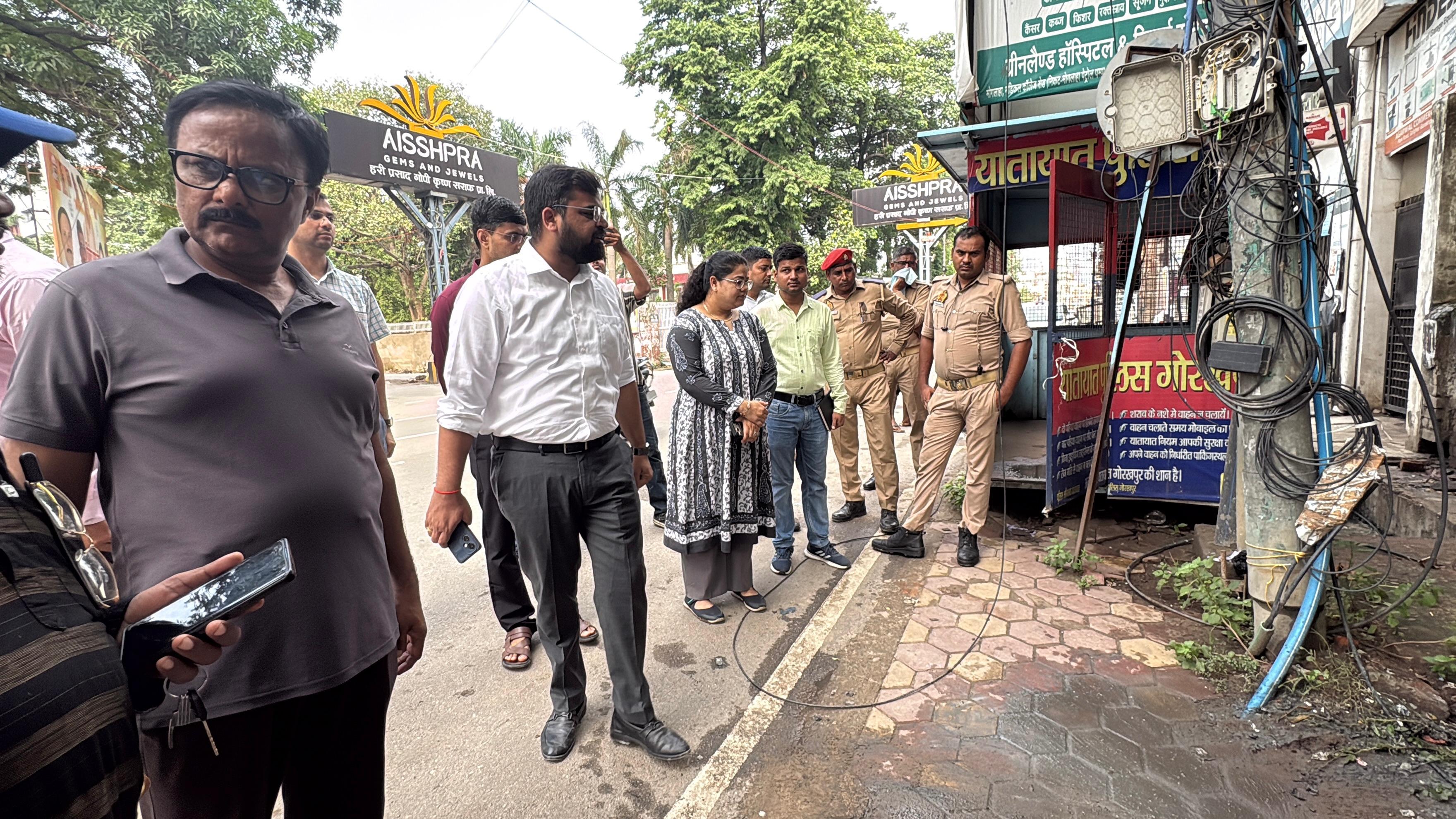 नालों में सिल्ट व कूड़ा मिलने पर दिए सफाई के कड़े निर्देश, शिफ्टवार अभियान चलाने को कहा नालों में सिल्ट व कूड़ा मिलने पर दिए सफाई के कड़े निर्देश, शिफ्टवार अभियान चलाने को कहा