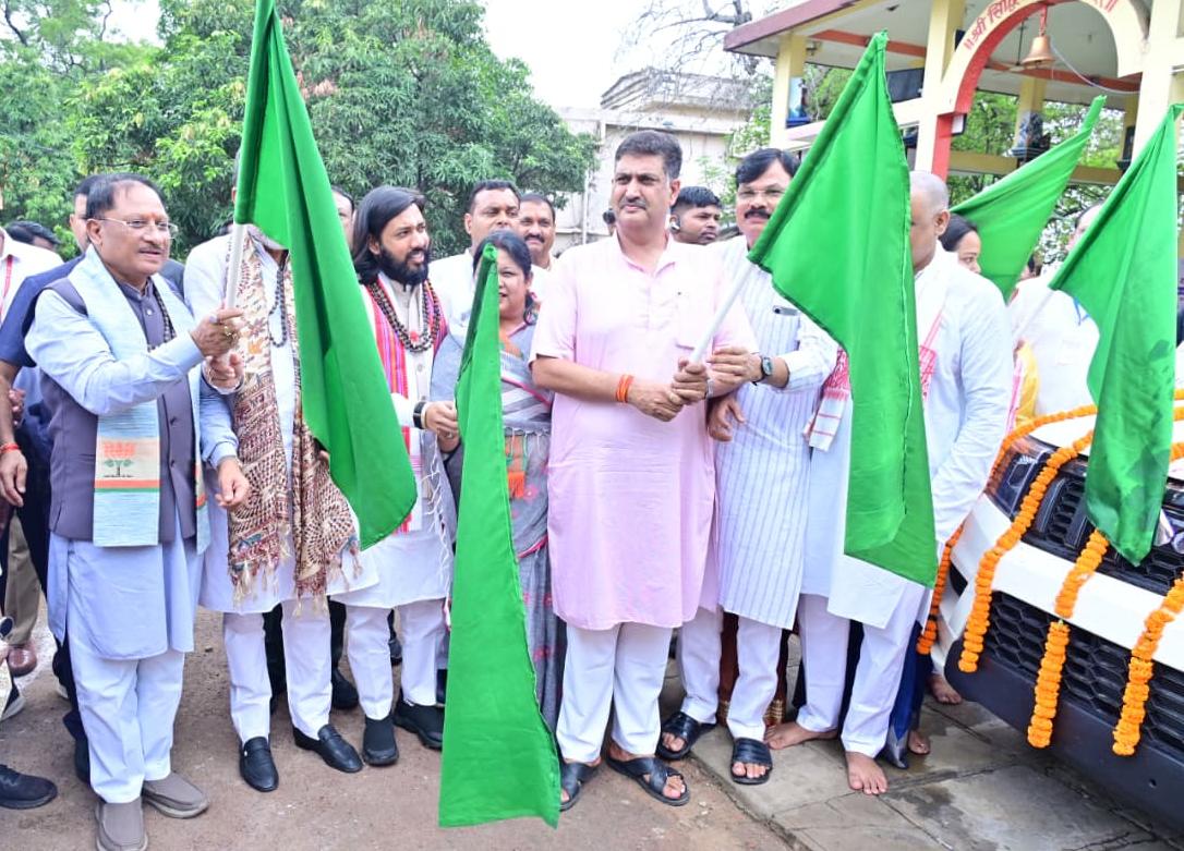 मुख्यमंत्री विष्णु देव साय पहुंचे सोठी आश्रम, बोले- मानवता, सेवा और संवेदना का जीवंत केंद्र है भारतीय कुष्ठ निवारक संघ; नई एंबुलेंस को दिखाई हरी झंडी मुख्यमंत्री विष्णु देव साय पहुंचे सोठी आश्रम, बोले- मानवता, सेवा और संवेदना का जीवंत केंद्र है भारतीय कुष्ठ निवारक संघ; नई एंबुलेंस को दिखाई हरी झंडी