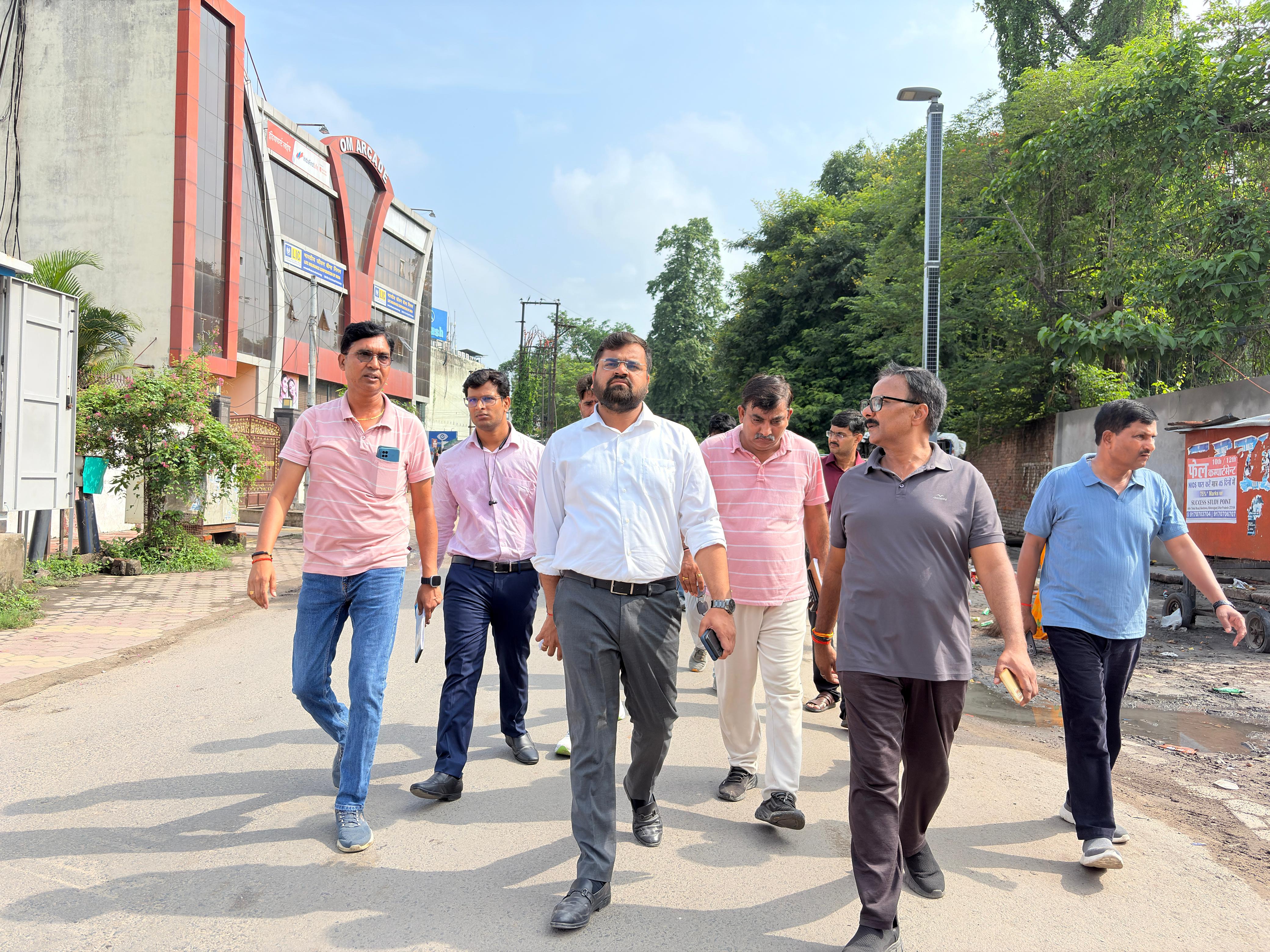 नालों में सिल्ट व कूड़ा मिलने पर दिए सफाई के कड़े निर्देश, शिफ्टवार अभियान चलाने को कहा नालों में सिल्ट व कूड़ा मिलने पर दिए सफाई के कड़े निर्देश, शिफ्टवार अभियान चलाने को कहा