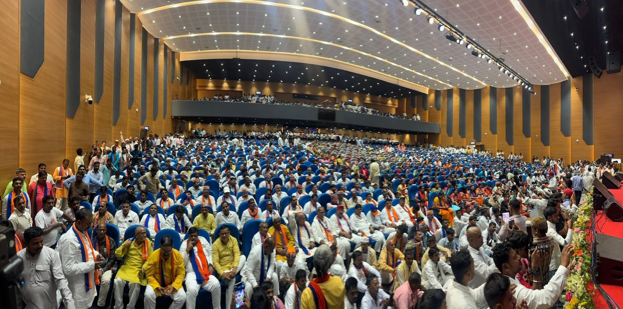 कार्यक्रम उपस्थित अपना दल (एस)कार्यकर्ता