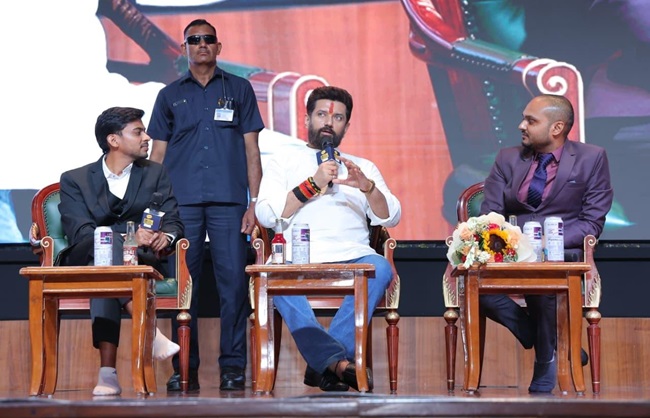 भारत मंडपम में आयोजित कार्यक्रम को संबोधित करते हुए चिराग पासवान