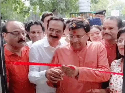 टोकन व्यवस्था की शुरूआत करते हुए मंत्री विपुल गोयल। टोकन व्यवस्था की शुरूआत करते हुए मंत्री विपुल गोयल।