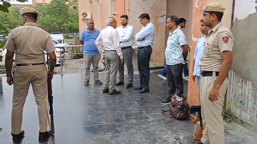 जिला नूंह में परीक्षा के लिए आठ परीक्षा केंद्र बनाए गए हैं। जिला नूंह में परीक्षा के लिए आठ परीक्षा केंद्र बनाए गए हैं।