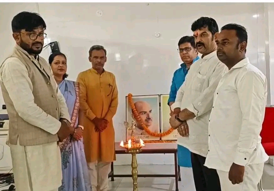 कार्यक्रम में शामिल लोग