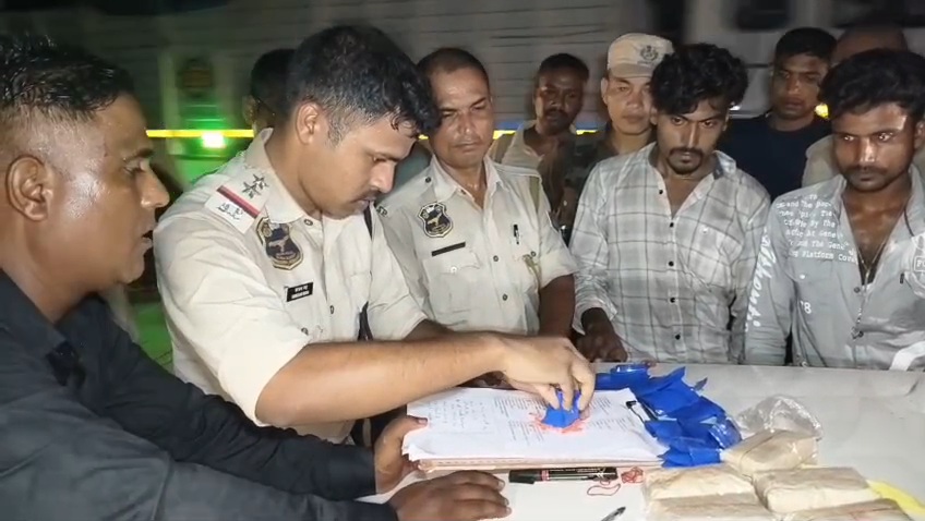 भारी मात्रा में याबा टैबलेट समय तीन गिरफ्तार