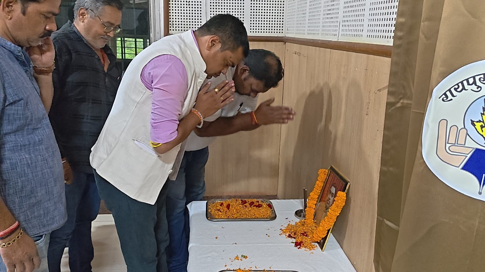 सुखनंदन बंजारे की स्मृति में श्रद्धांजलि एवं शोक सभा का आयोजन किया गया