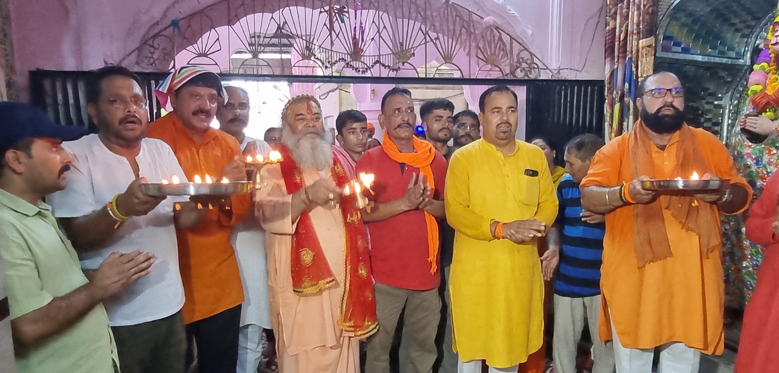 अयोध्या राम मंदिर दान राशि मामले को लेकर प्रदर्शन, जम्मू में हुई रामरक्षा महाआरती अयोध्या राम मंदिर दान राशि मामले को लेकर प्रदर्शन, जम्मू में हुई रामरक्षा महाआरती