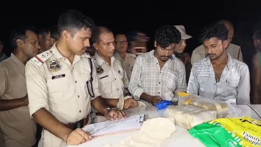 भारी मात्रा में याबा टैबलेट समय तीन गिरफ्तार