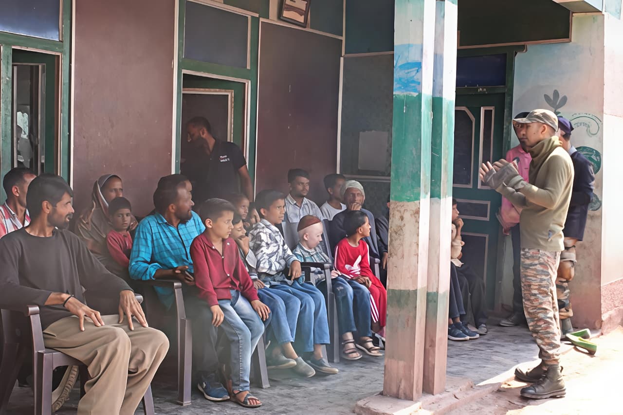Villagers pledged to create a drug-free society as part of the de-addiction campaign. Villagers pledged to create a drug-free society as part of the de-addiction campaign.