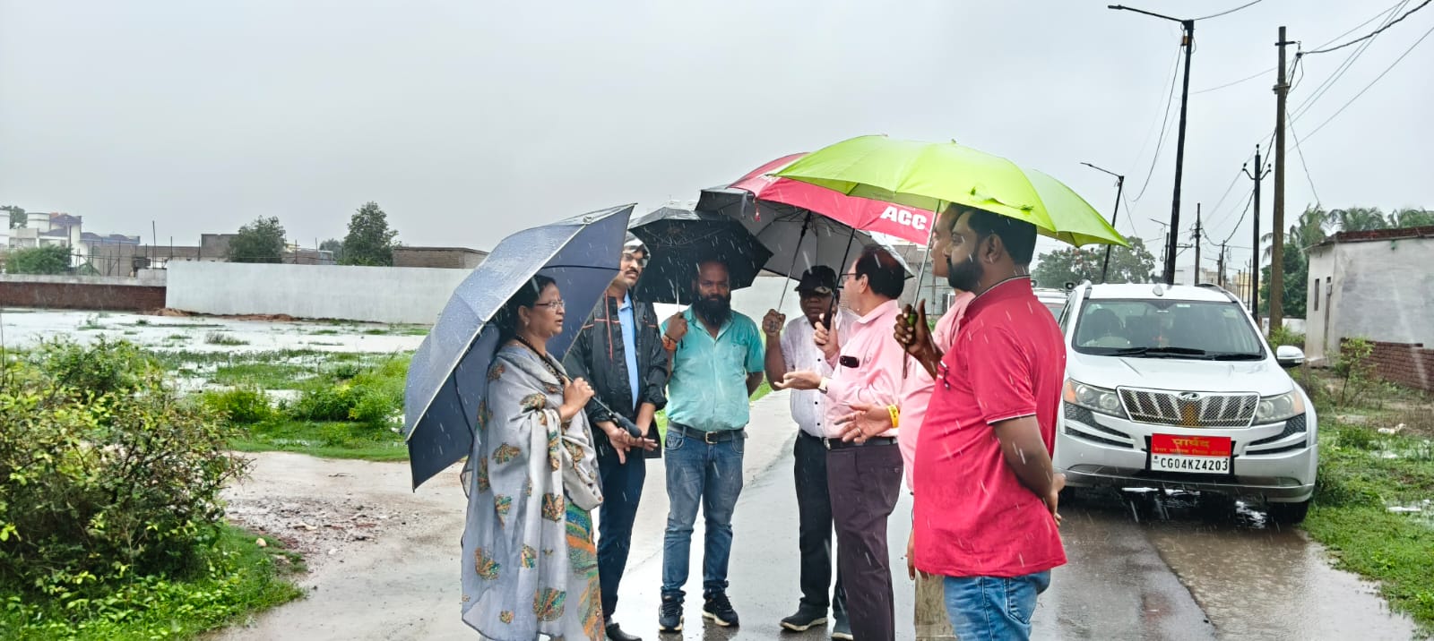 महापौर संजू देवी राजपूत ने जलभराव प्रभावित इलाकों का किया मैराथन दौरा, मौके पर कराई पानी की निकासी