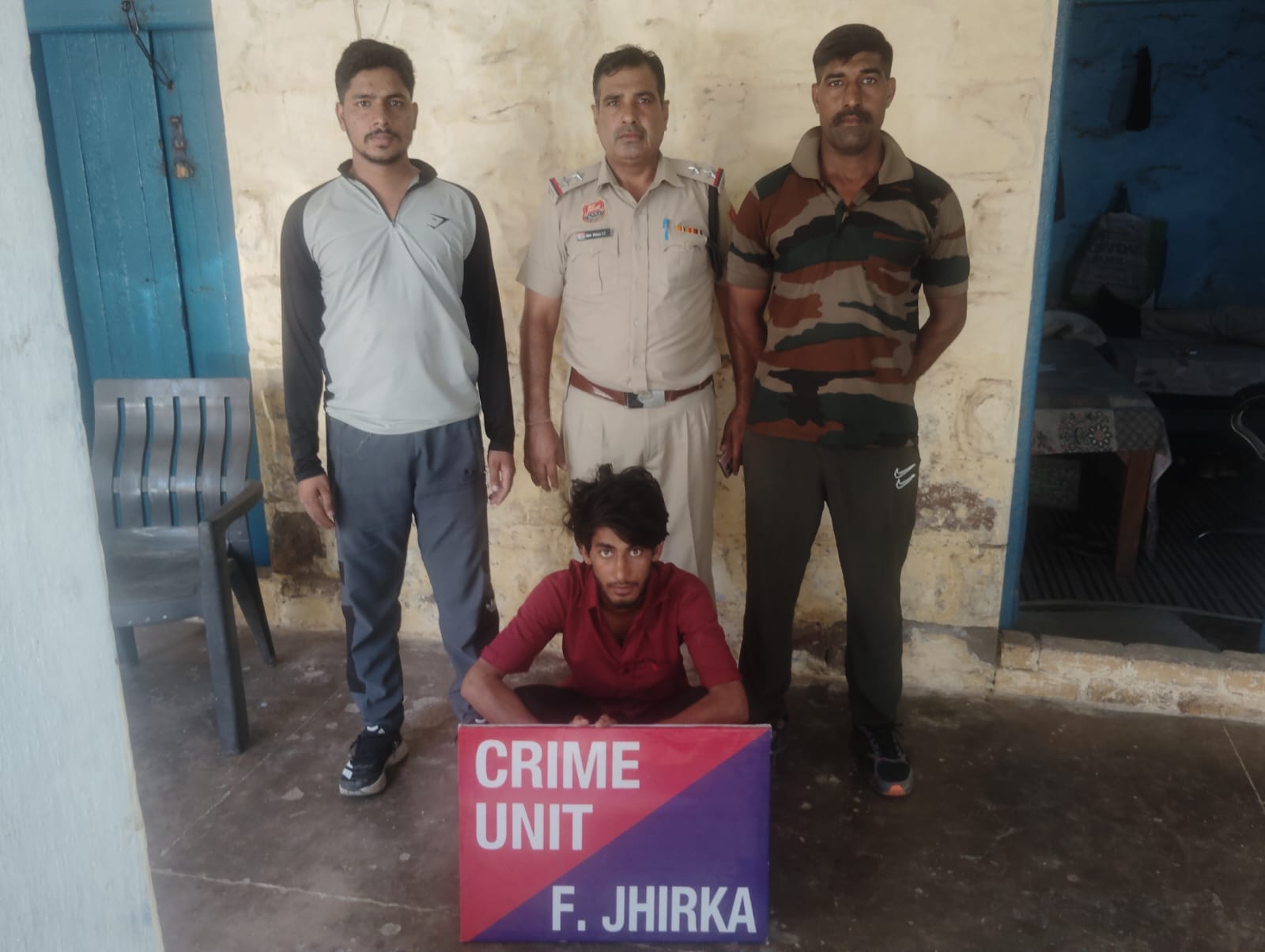 पुलिस ने आरोपी के खिलाफ थाना सदर फिरोजपुर झिरका में आर्म्स एक्ट के अंतर्गत मामला दर्ज कर लिया है पुलिस ने आरोपी के खिलाफ थाना सदर फिरोजपुर झिरका में आर्म्स एक्ट के अंतर्गत मामला दर्ज कर लिया है