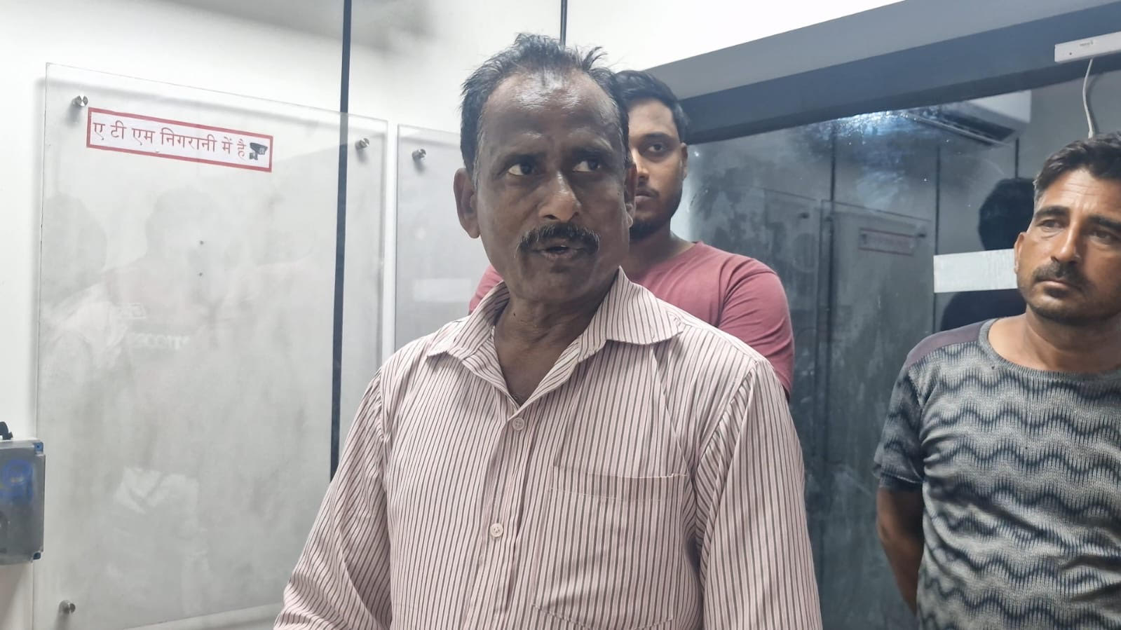 Alert: Gang swapping cards at ATMs active in Kathua; ₹67,000 stolen after card swap.