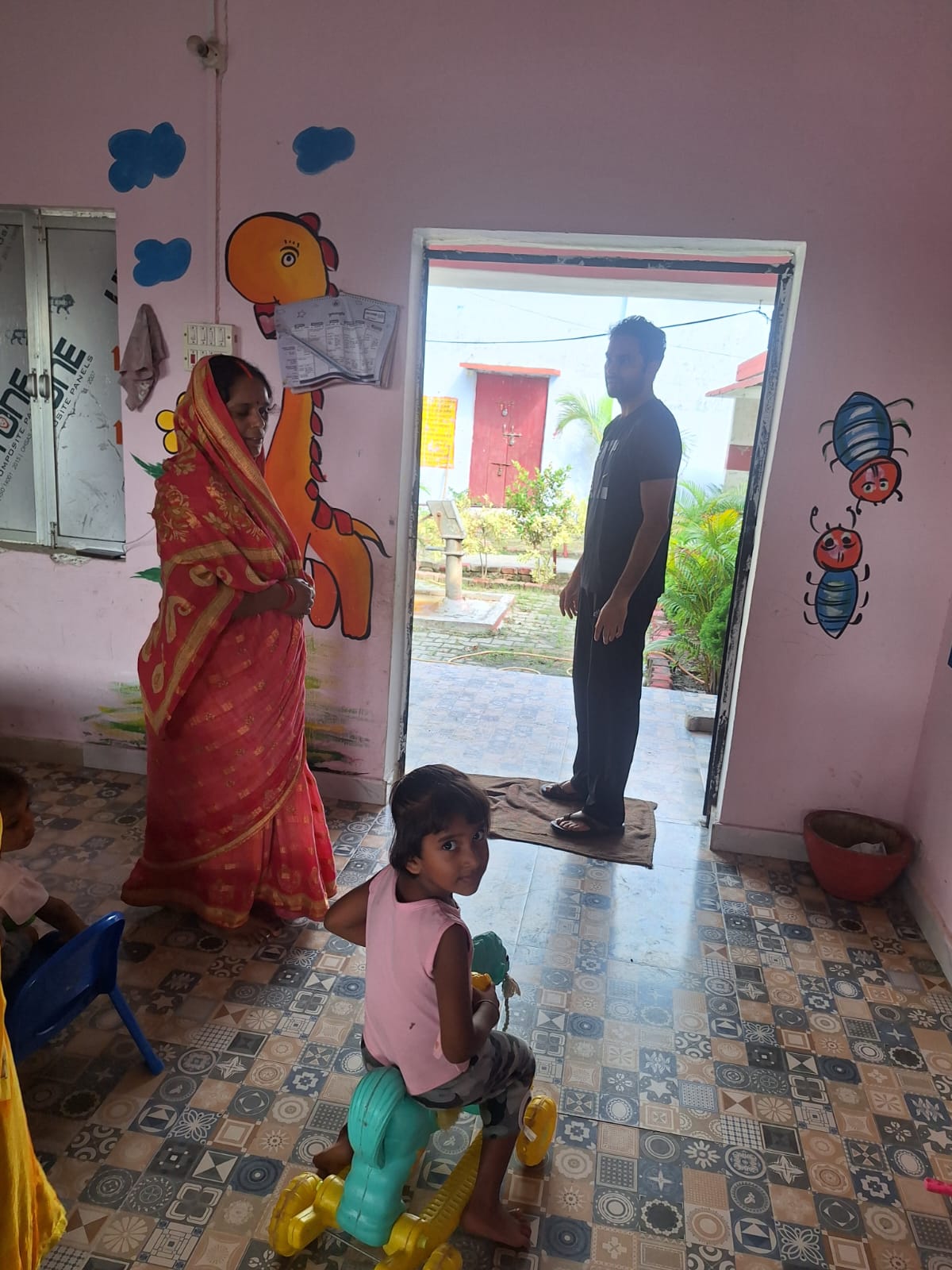 फोटो जिलाधिकारी निरीक्षण करते फोटो जिलाधिकारी निरीक्षण करते