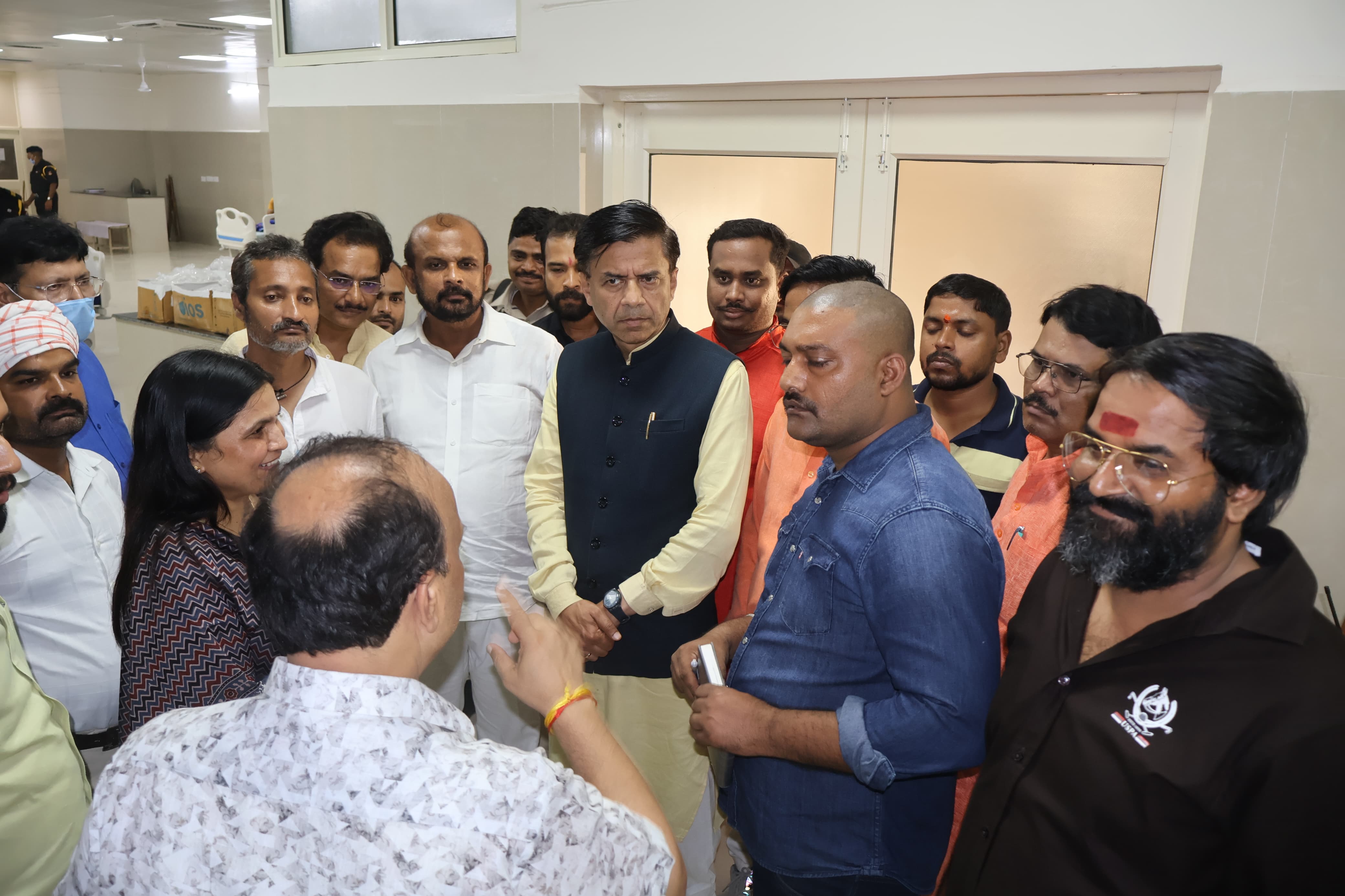 सांसद विरेक्षण करतेड्रामा का