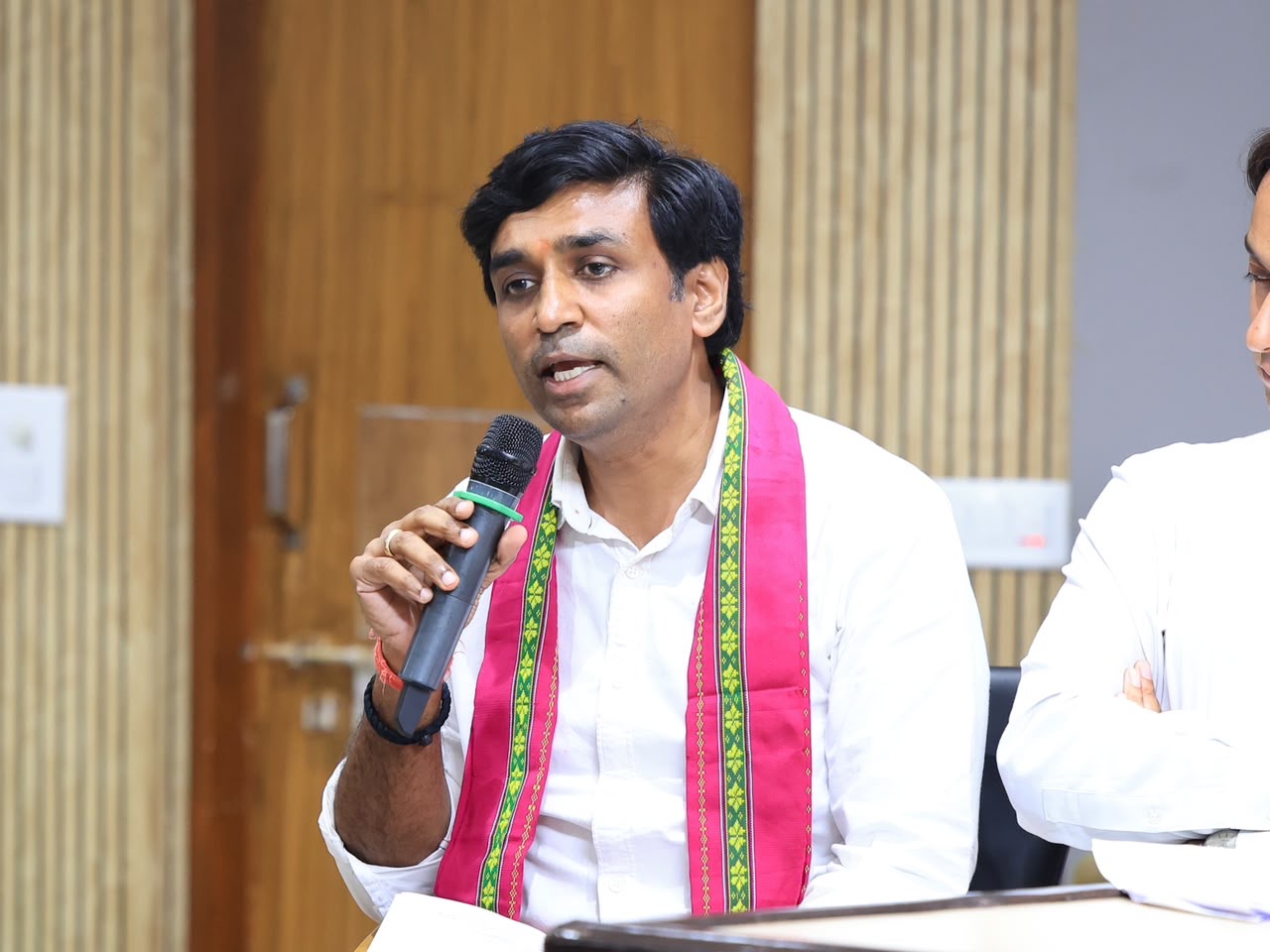 आदिवासी कांग्रेस के अध्यक्ष डॉ. विक्रांत भूरिया (फाइल फोटो)।