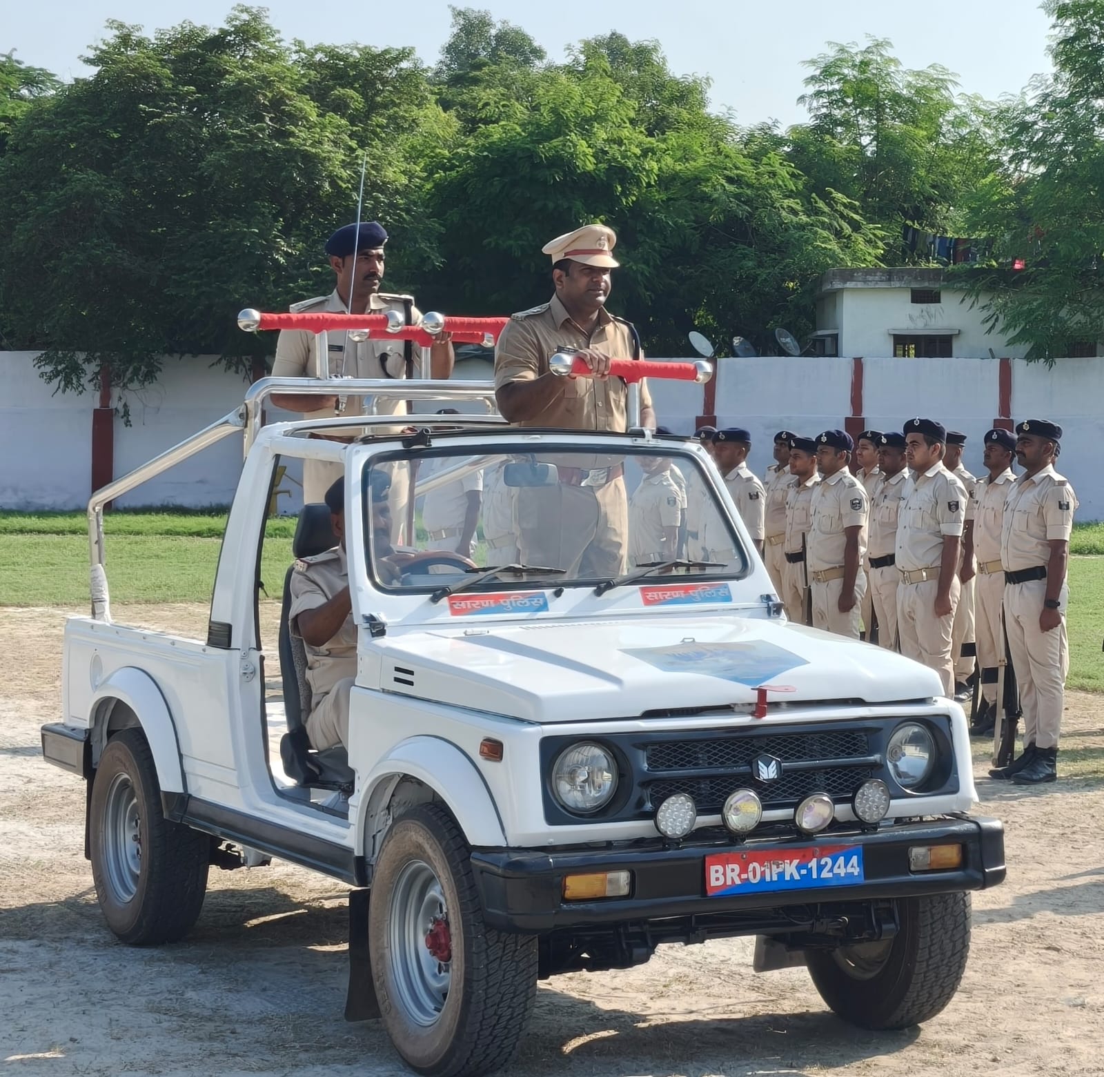 स्वतंत्रता दिवस परेड पूर्वाभ्यास का वरीय पुलिस अधीक्षक ने किया निरीक्षण