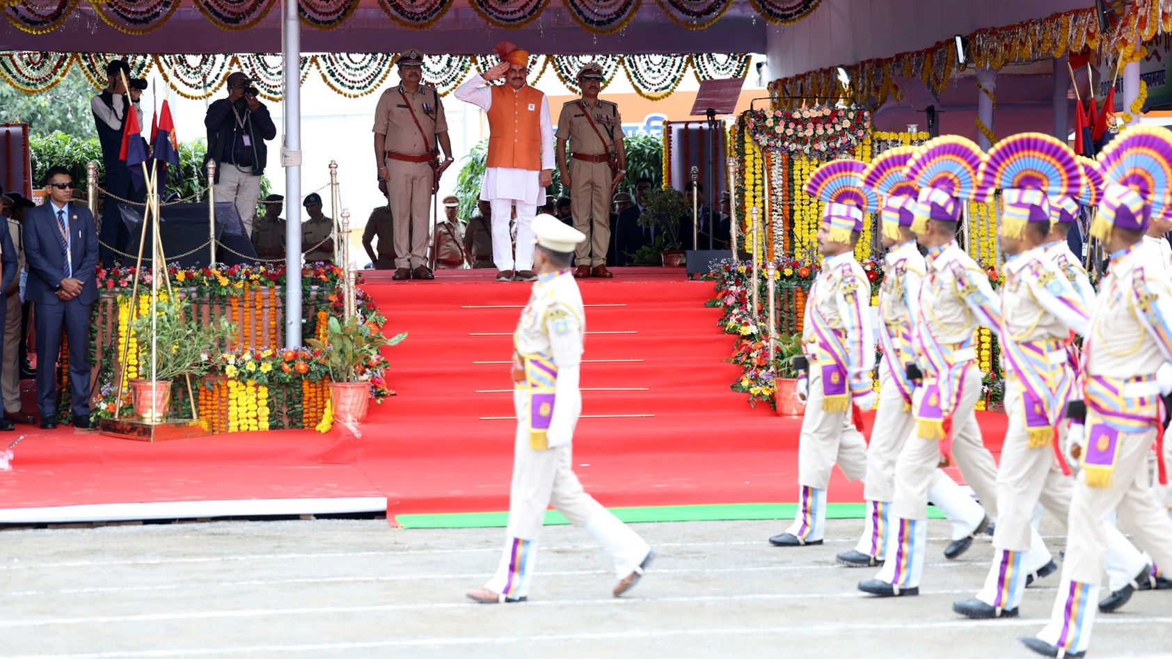 मुख्यमंत्री डॉ. मोहन यादव ने स्वतंत्रता दिवस पर ध्वजारोहण कर परेड की सलामी ली