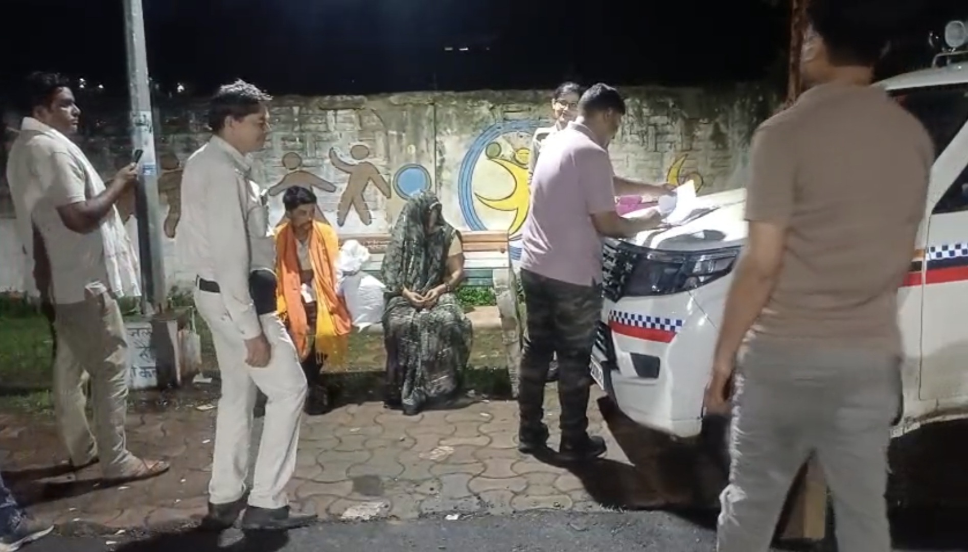 दमोह में पति-पत्नी गांजा तस्करी करते पकड़े, 3 किलो 935 ग्राम गांजा