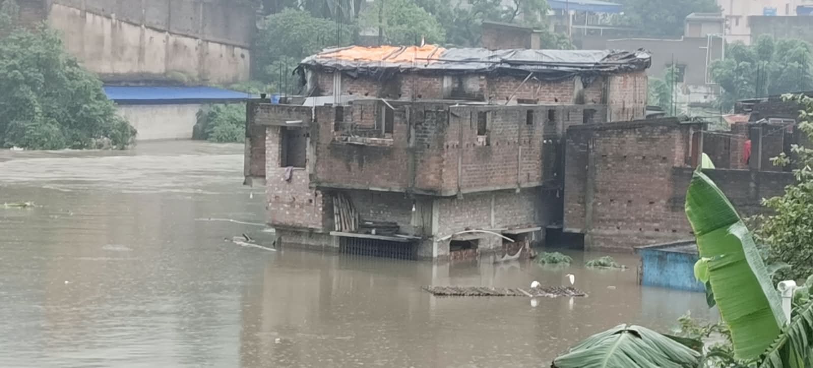 इलाकों में जल जमाव की स्थिति