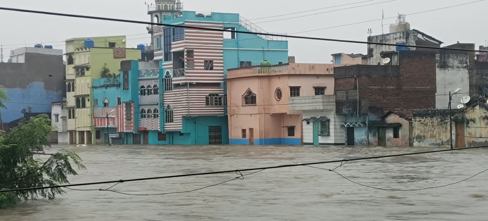 नदी का जलस्तर बढ़ा
