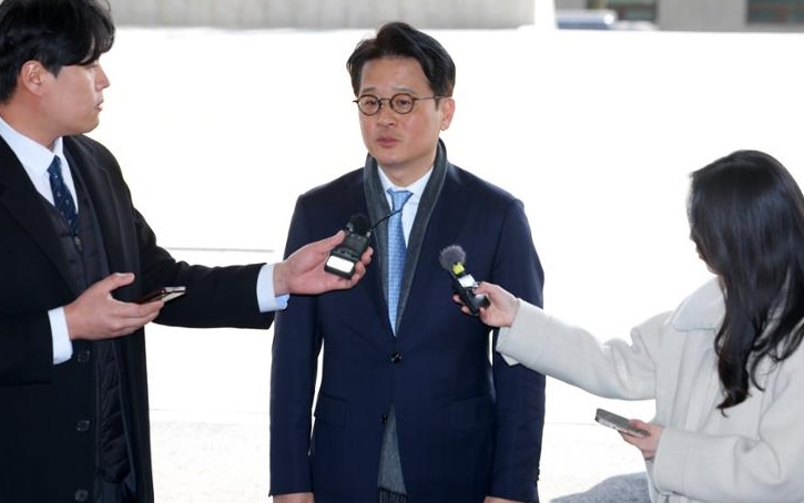 Senior Prosecutor Lee Chang-soo.