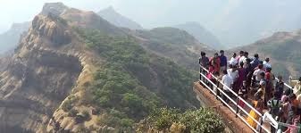Restrictions Put the Nilgiris Tourism Sector in Despair Restrictions Put the Nilgiris Tourism Sector in Despair